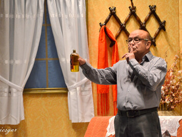 El que ríe el último... ¡Se casa!