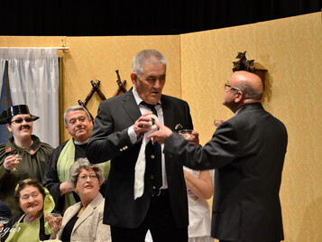 El que ríe el último... ¡Se casa!