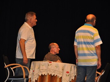 Una cerveza para tres