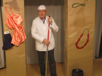 Besitos a los perros, patadas a los niños