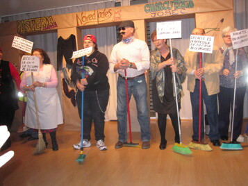 Besitos a los perros, patadas a los niños