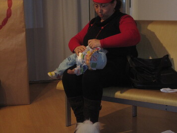 Besitos a los perros, patadas a los niños