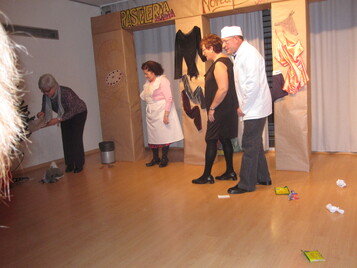 Besitos a los perros, patadas a los niños